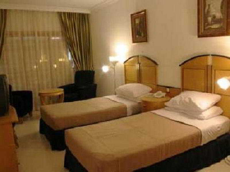 Dolphin Hotel Apartments Dubai Dış mekan fotoğraf